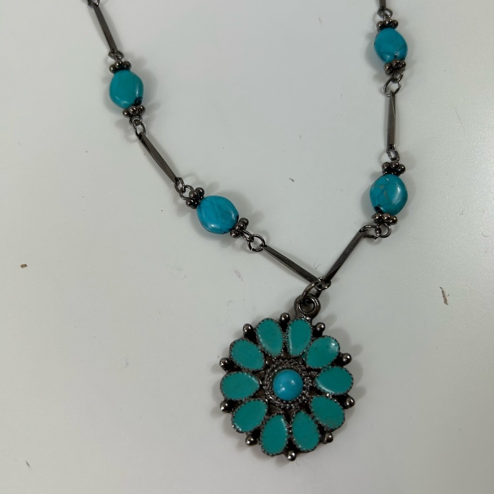 Faux Turquoise Flower Necklace - Picture 3 of 6